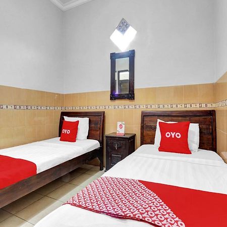 Hotel Oyo 90695 Srikandi Nologaten Yogyakarta Exterior foto