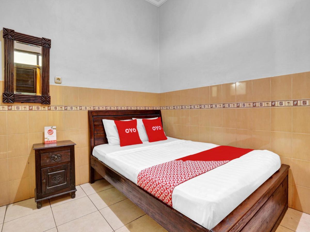 Hotel Oyo 90695 Srikandi Nologaten Yogyakarta Exterior foto