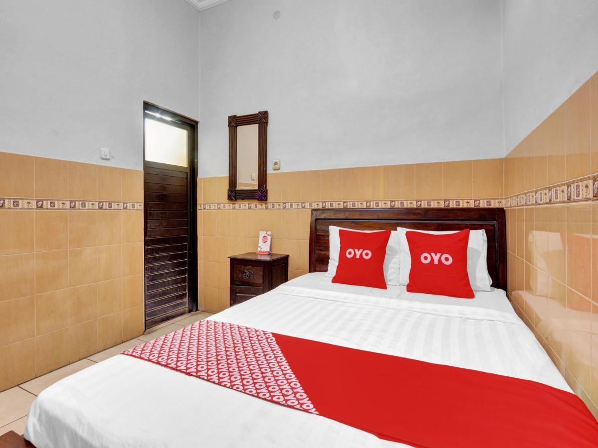 Hotel Oyo 90695 Srikandi Nologaten Yogyakarta Exterior foto