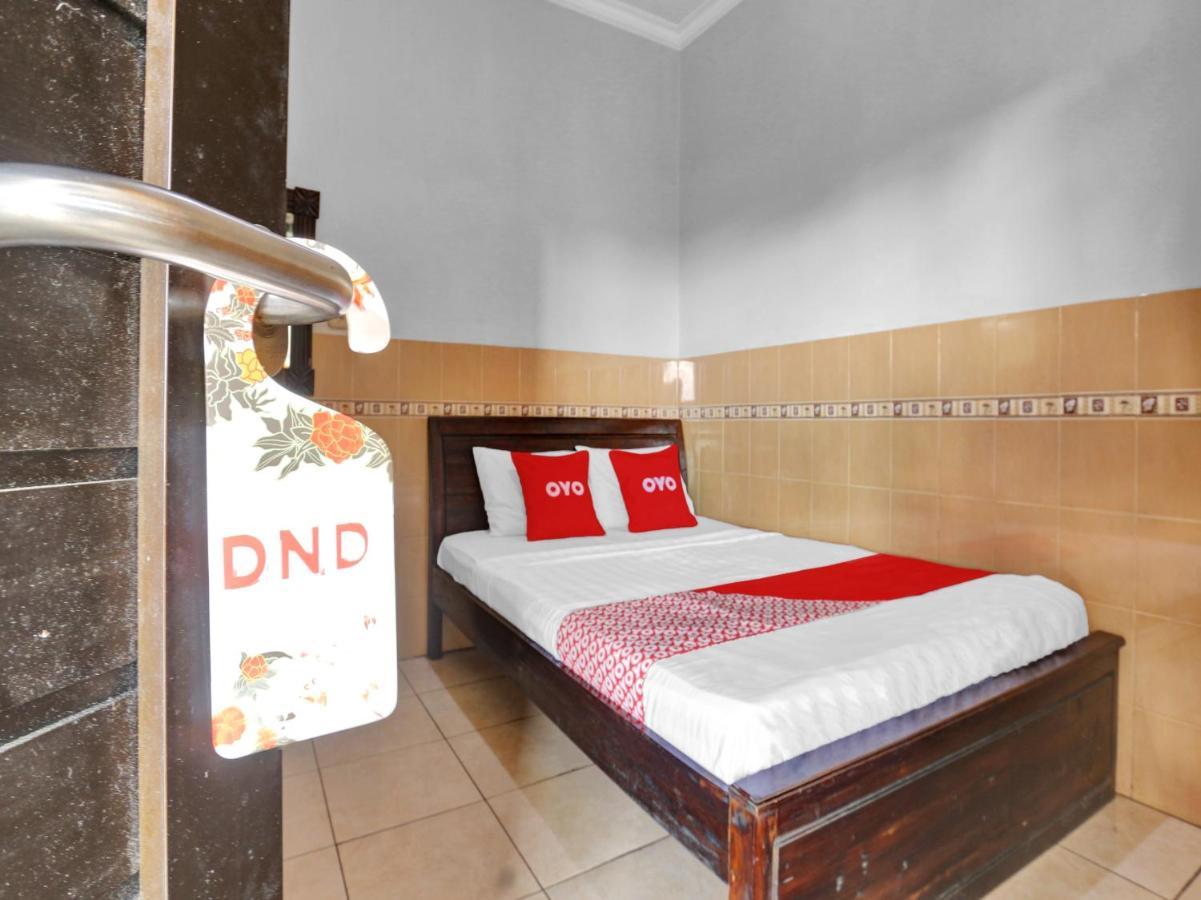 Hotel Oyo 90695 Srikandi Nologaten Yogyakarta Exterior foto