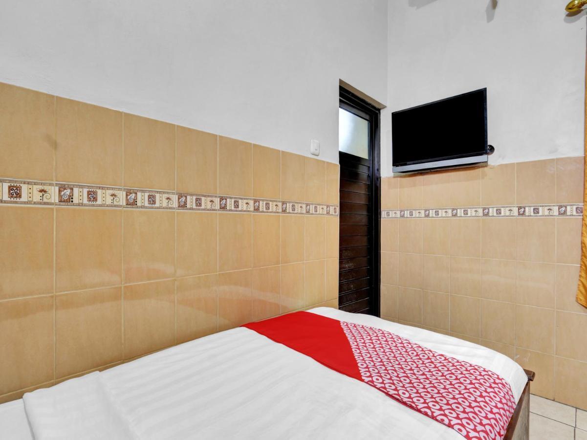 Hotel Oyo 90695 Srikandi Nologaten Yogyakarta Exterior foto