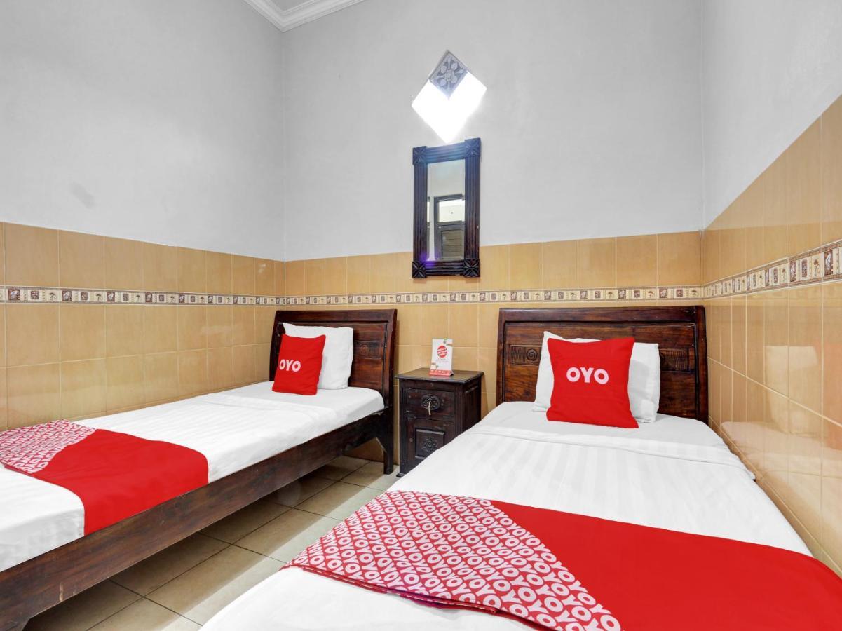 Hotel Oyo 90695 Srikandi Nologaten Yogyakarta Exterior foto